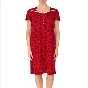 Secret Treasures Womens Nightgown Size Medium 8-10 Poly Spandex Knit  New